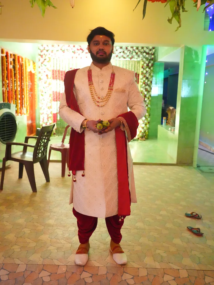 The arrival: a photograph from Sasi and Praneesha’s wedding collection