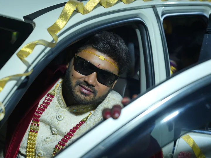 The arrival: a photograph from Sasi and Praneesha’s wedding collection