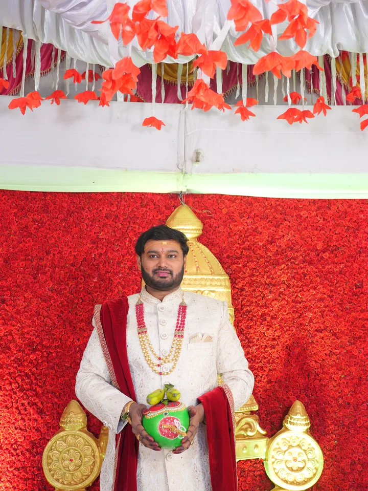 The arrival: a photograph from Sasi and Praneesha’s wedding collection