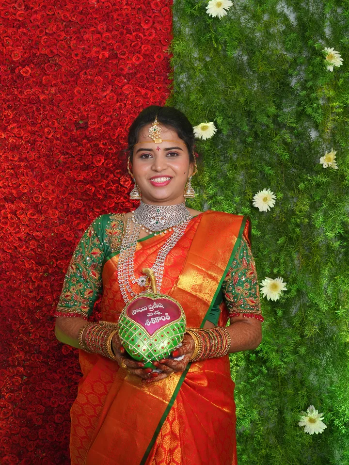 The arrival: a photograph from Sasi and Praneesha’s wedding collection
