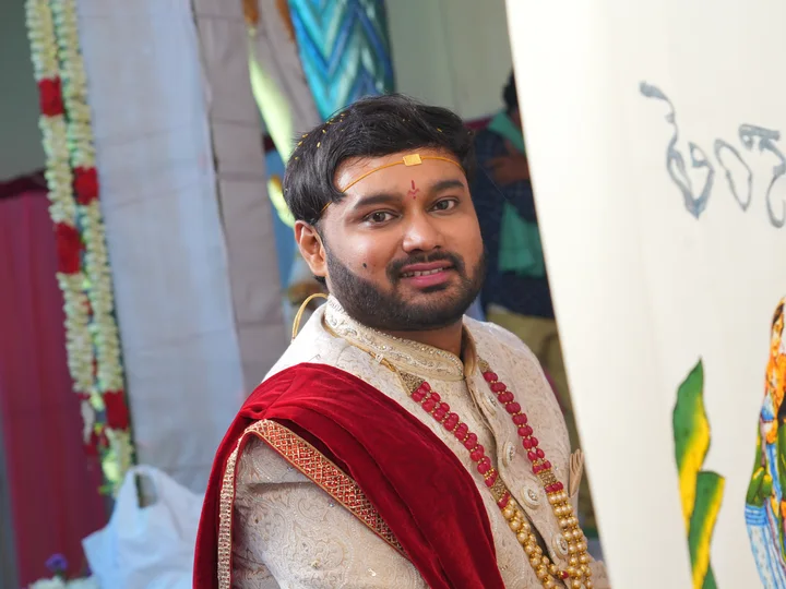 The arrival: a photograph from Sasi and Praneesha’s wedding collection